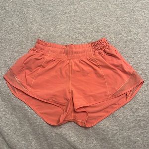 Lululemon hotty hot shorts size 4 2.5 inch raspberry cream (no longer sold)